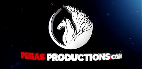  Pegas Productions - La Belle Jersey Pley Fourrée chez le Masseur
